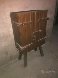 mobiletto in legno scarpiera