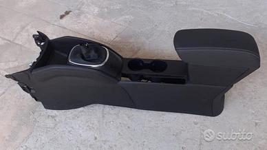 Tunnel completo di bracciolo per fiat 500 L