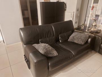 Divano in pelle col.nero in buono stato