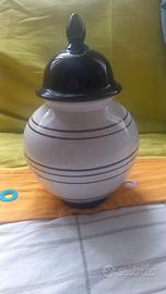 Elegante barattolo in ceramica bianca con coperchi