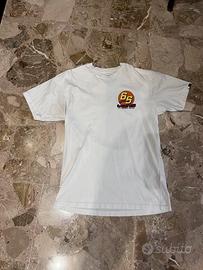 T-shirt vans