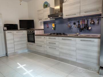 Cucina angolare mt.1,50 x 3,80 