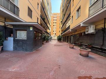 4 LOCALI A NAPOLI