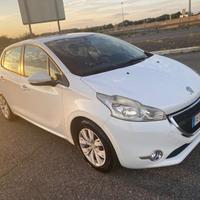Peugeot 208 - 2015