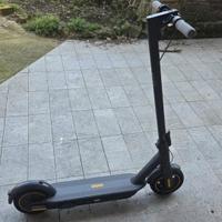 Monopattino elettrico Ninebot G30