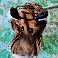 Cappello in peluche per carnevale a forma di tigre