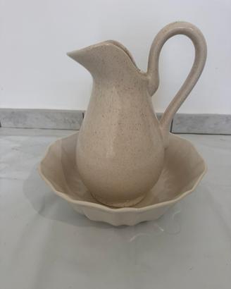 Brocca con bacinella