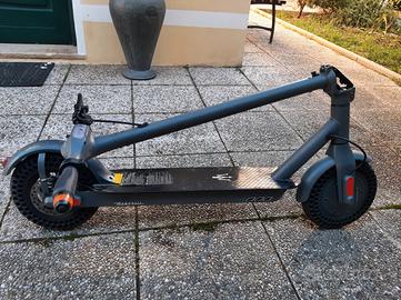 Monopattino elettrico Maserati