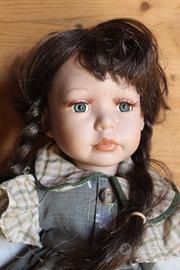Bambola vintage in porcelana