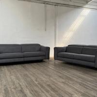 due divani con meccanismi