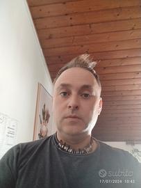 ragazzo italiano libero tutto agosto per complagni
