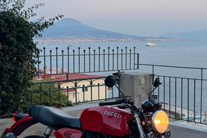 DUCATI GT 1000 Sport Classic: l'icona definitiva