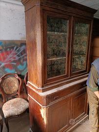 Credenza con vetrina in legno massello arte povera