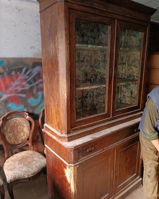Credenza con vetrina in legno massello arte povera