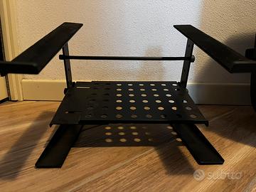 Supporto per laptop con ripiano
