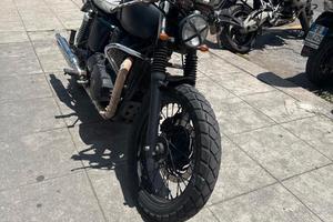 Triumph Bonneville T100 black
