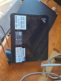mini pc  ASUS, piccolissimo