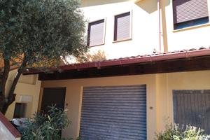Immobile con serrande al P.terra prezzo ribassato