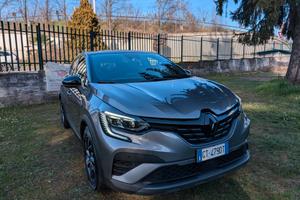 Renault Captur Plug-in Hybrid E-Tech Engineered UN