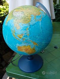 Mappamondo illuminato 