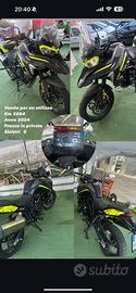 Benelli trk702 2023 con set di valige compl
