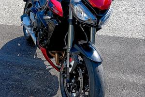 STREET TRIPLE 765 RS 2025