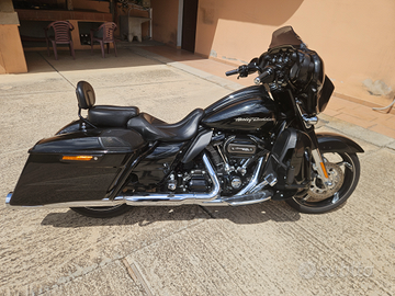 Harley davidson street glide c.v.o