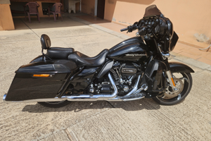Harley davidson street glide c.v.o