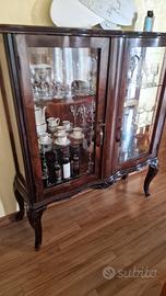 Vetrina cristalliera antica