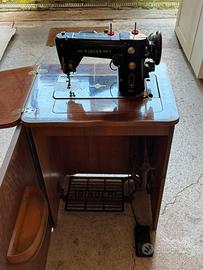 Macchina da cucire vintage Singer