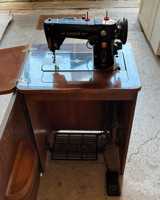Macchina da cucire vintage Singer