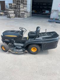 Trattore taglia erba