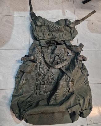 zaino militare nuovo mai usato  