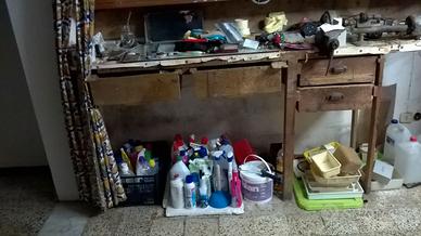 Banco da lavoro (bancone) vintage con morsa e mola