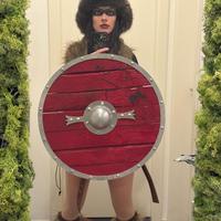 Scudo vichingo ispirato a Ragnar, artigianale
