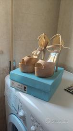 décolleté donna Essex glam con tacchi alti 