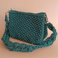 borsa verde fatta a mano uncinetto media grandezza