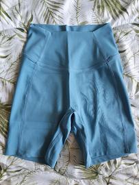 pantaloncini aderenti donna 