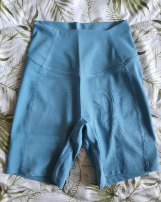 pantaloncini aderenti donna 