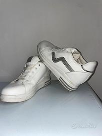 Scarpe da ginnastica con rialzo interno