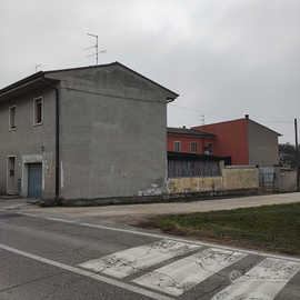 Casa a schiera di grandi dimensioni