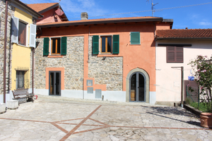 Casa+garage+terreno a Tresana