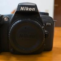 Nikon F75-Reflex analogica 35mm