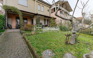 VILLETTA A SCHIERA SU UNICO LIVELLO CON GIARDINO,