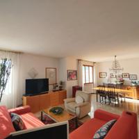 Villa bifamiliare con giardino zona Brusegana