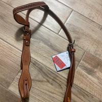 Vari accessori cavallo testiera bustino capezza