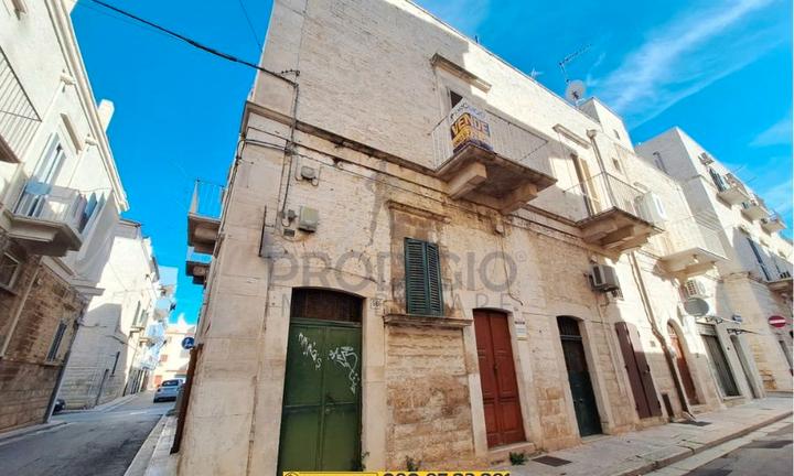 Casa semindipendente con terrazzo a Terlizzi