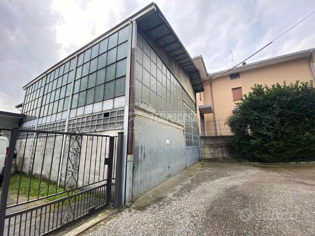 Laboratorio commerciale con giardino privato e po