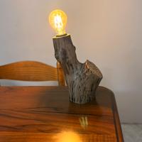 Lampada design in legno naturale fatta a mano