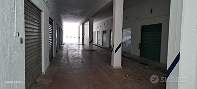 Box auto Via Olanda Torvajanica 38 mq